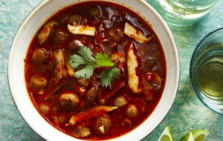 Sopa de Cogumelos com Guajillo