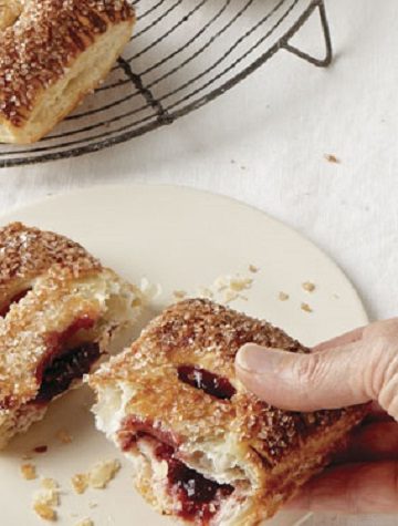 Pastéis de Queijo com Creme de Mirtilo