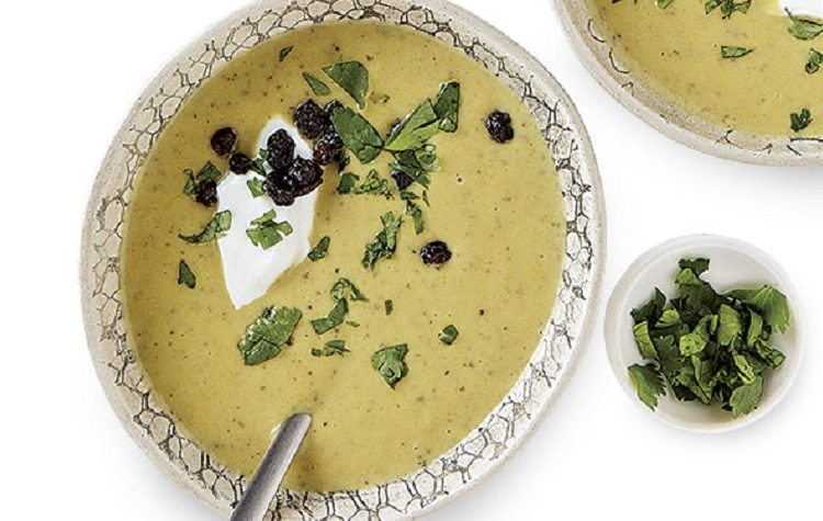 Sopa de Abóbora Amarela ao Curry com Iogurte