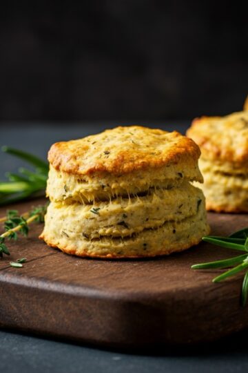 Biscoito Salgado de Grão-de-Bico com Ervas Finas
